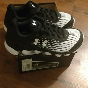 NWT UA BPS Spine Disrupt boys 3